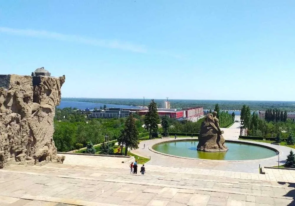 ПЛОЩАДЬ "СТОЯТЬ НАСМЕРТЬ"