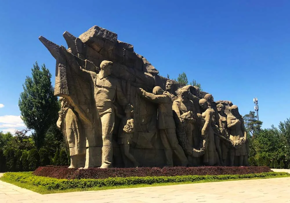 ВВОДНАЯ ПЛОЩАДЬ