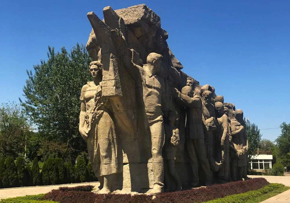 ВВОДНАЯ ПЛОЩАДЬ